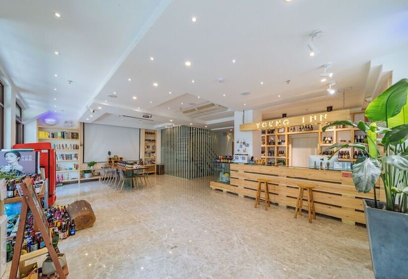 ホテル Young Inn