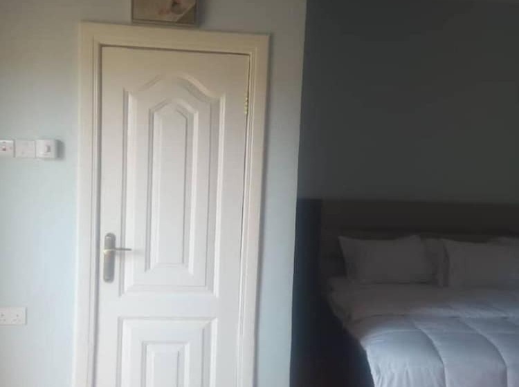 Пансион Ama Serwaa Lodge