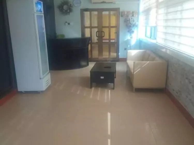 ペンション Ama Serwaa Lodge