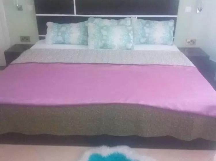 ペンション Ama Serwaa Lodge