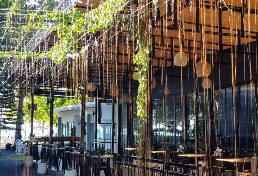 Majatalo Tt Naiyang Beach Phuket