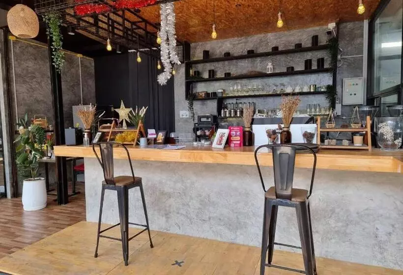 Majatalo Tt Naiyang Beach Phuket