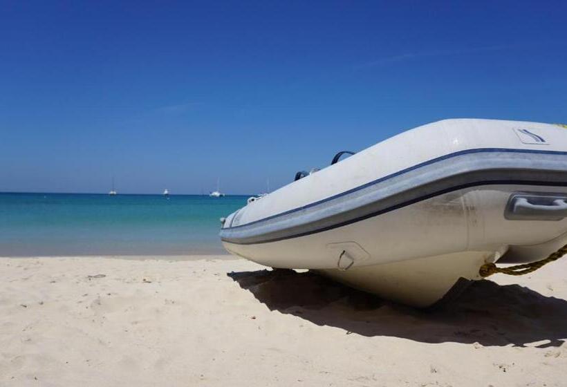 פנסיון Tt Naiyang Beach Phuket