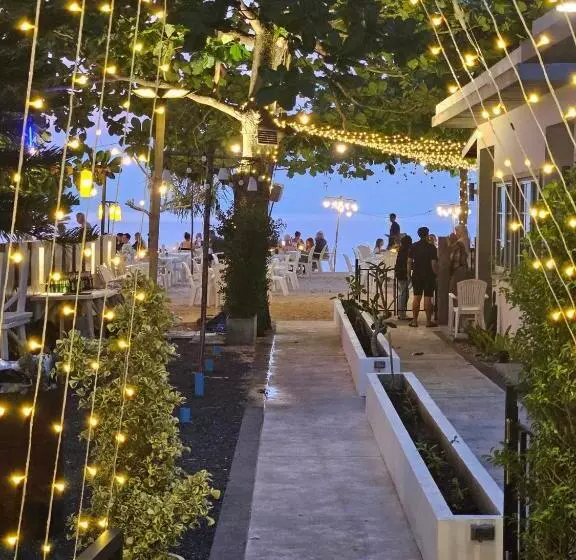 Majatalo Tt Naiyang Beach Phuket