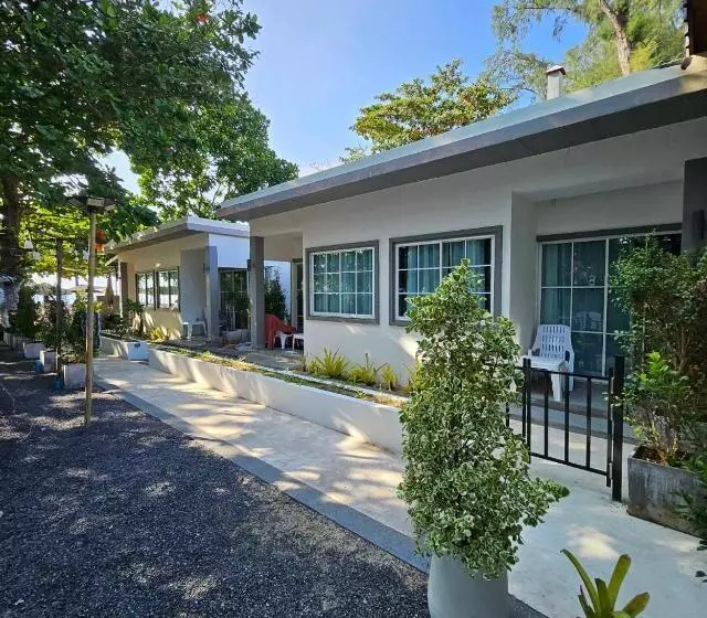 Majatalo Tt Naiyang Beach Phuket