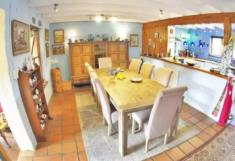 Aamiaismajoitus (B&B) Elly S Place