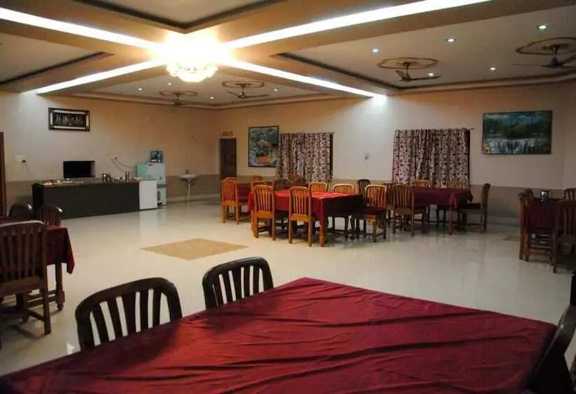 Hotelli Kraj Tiger Resort