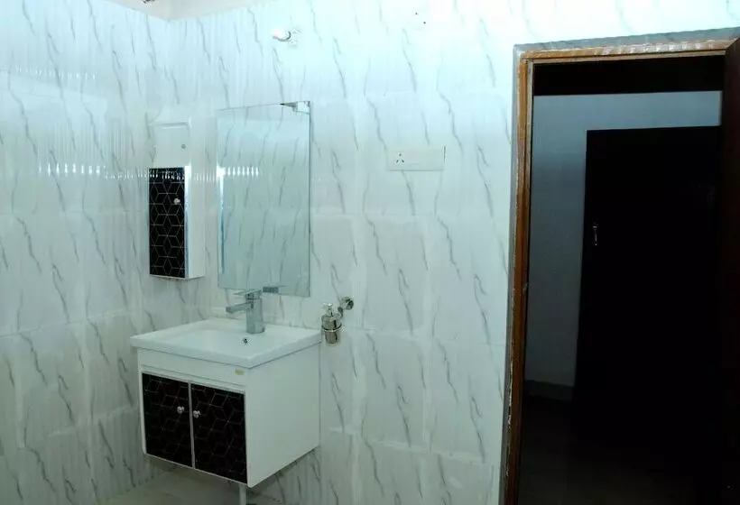 Hotelli Kraj Tiger Resort