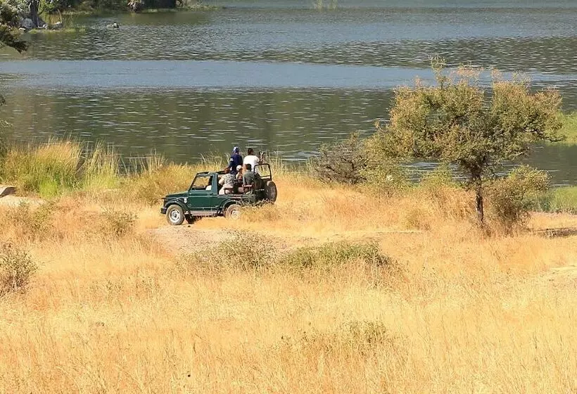 Hotelli Kraj Tiger Resort