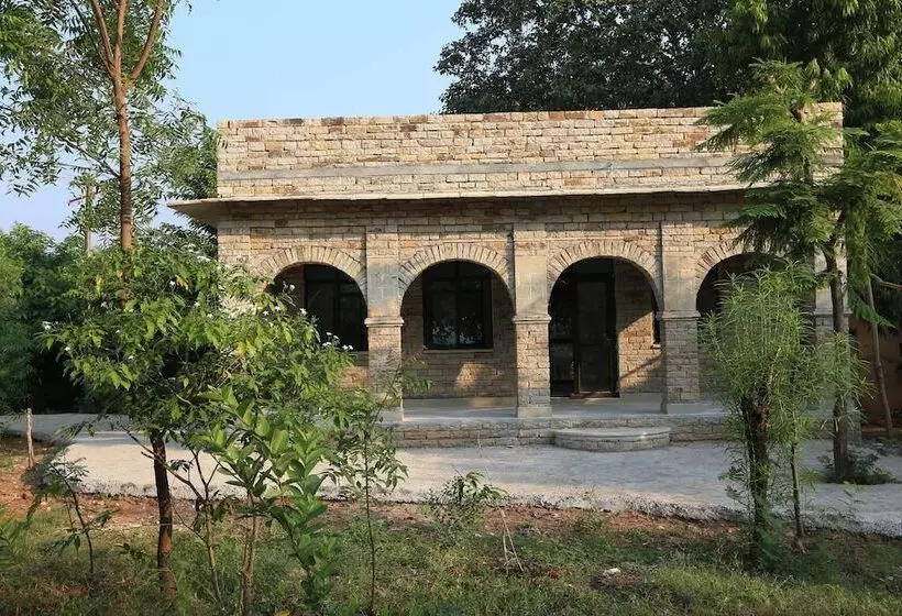 Hotelli Kraj Tiger Resort