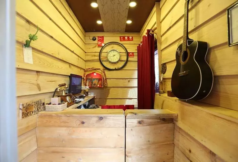 Hotelli Lake City By Oyo Rooms