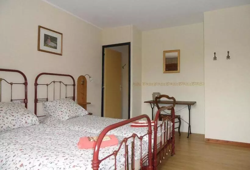 Majatalo Chambres D Hôtes Domaine Du Bourg