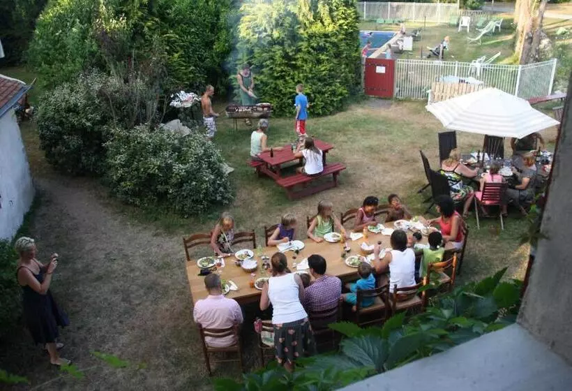 Majatalo Chambres D Hôtes Domaine Du Bourg