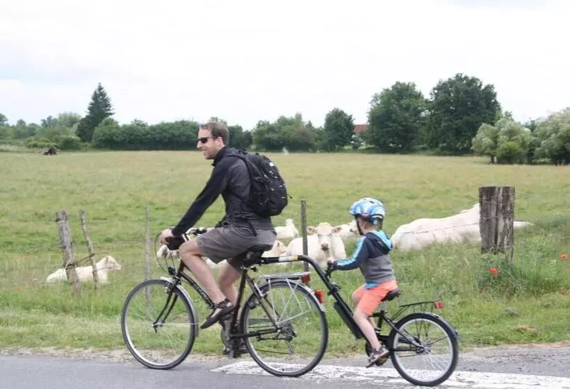Majatalo Chambres D Hôtes Domaine Du Bourg