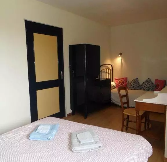 Majatalo Chambres D Hôtes Domaine Du Bourg