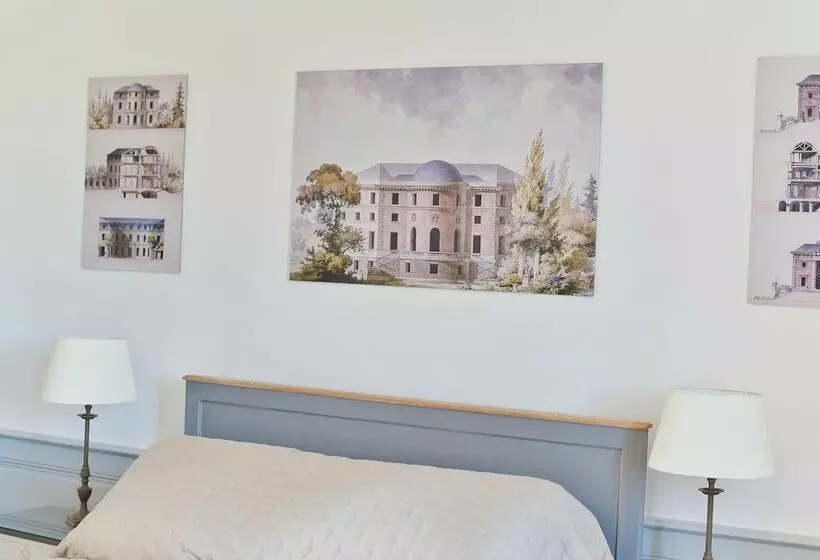 ペンション Château De Moncley