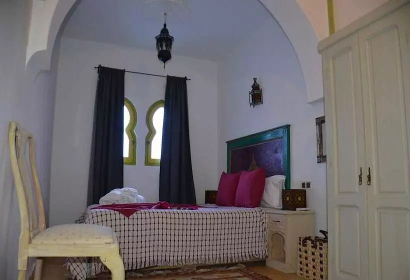 Majatalo Honeysunckle