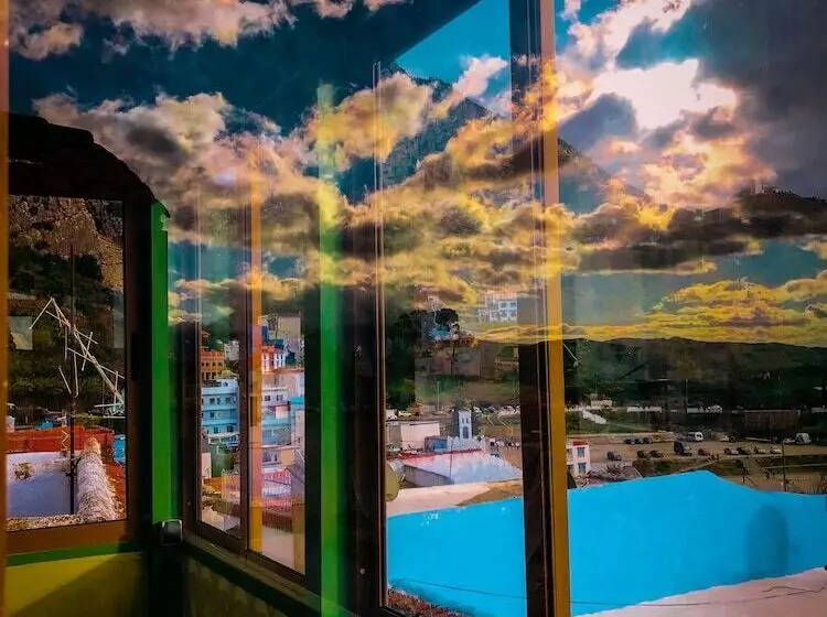 Majatalo Honeysunckle