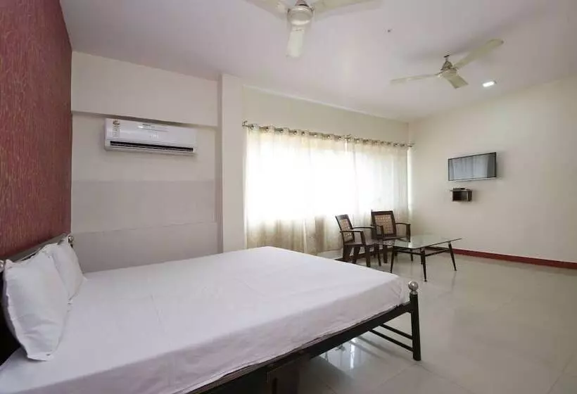 Spot On 44921 Hotel Satkar