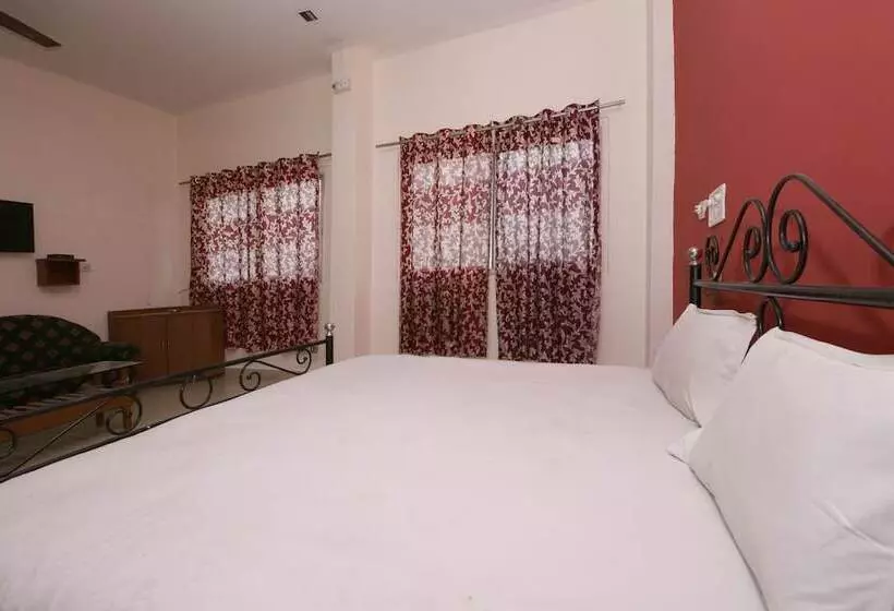 Spot On 44921 Hotel Satkar