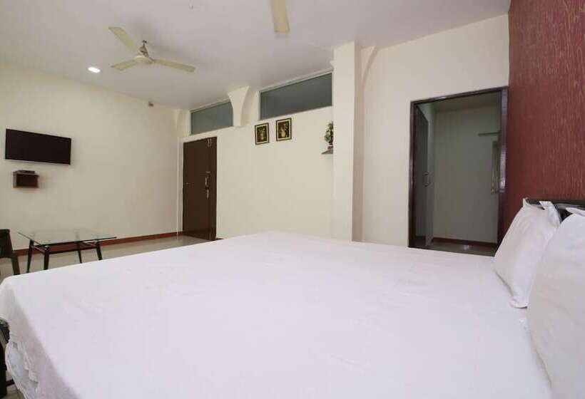 Spot On 44921 Hotel Satkar