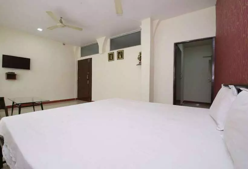 Spot On 44921 Hotel Satkar