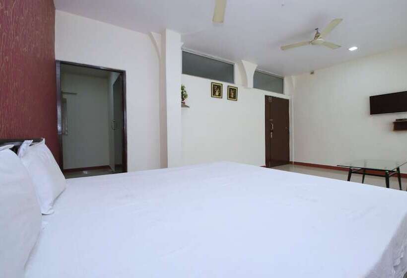 Spot On 44921 Hotel Satkar