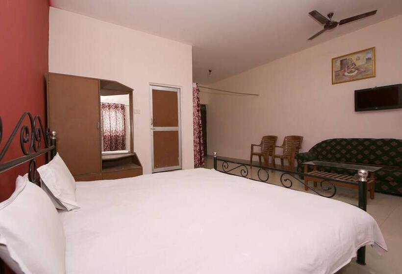 Spot On 44921 Hotel Satkar