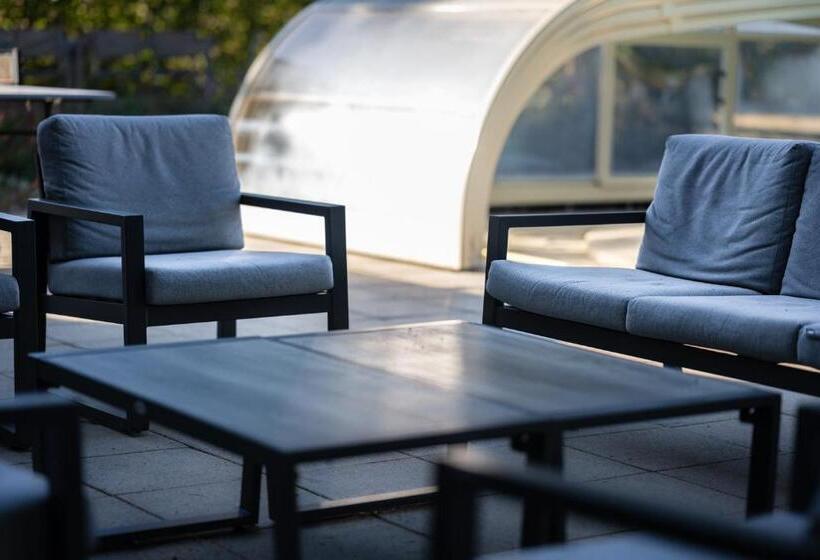 هتل Chateau De Ribourdin