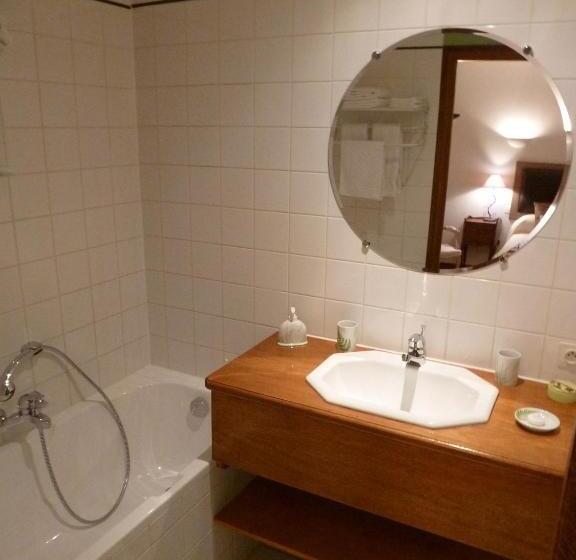 هتل Chateau De Ribourdin