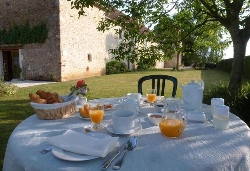 هتل Chateau De Ribourdin