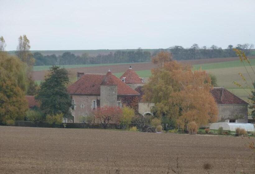 هتل Chateau De Ribourdin