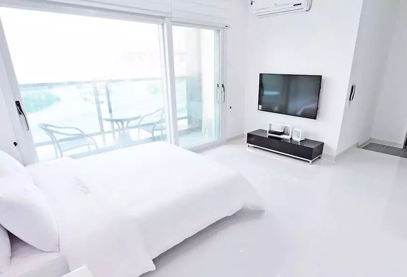 ホテル Glories Pension