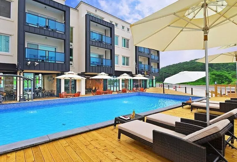 ホテル Glories Pension