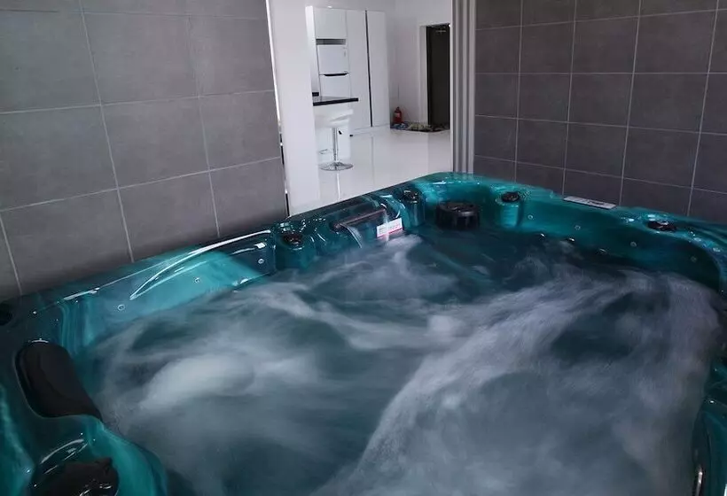 ホテル Glories Pension