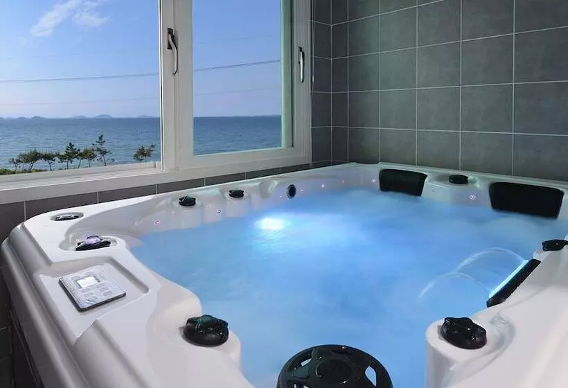 ホテル Glories Pension