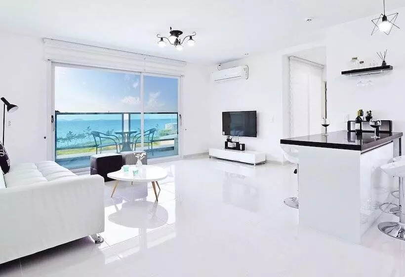 ホテル Glories Pension