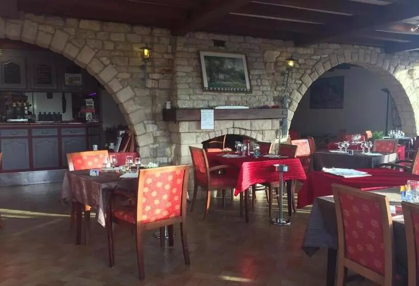 ホテル La Table Des Bons Peres