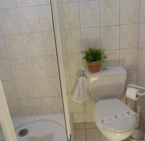 ホテル La Table Des Bons Peres