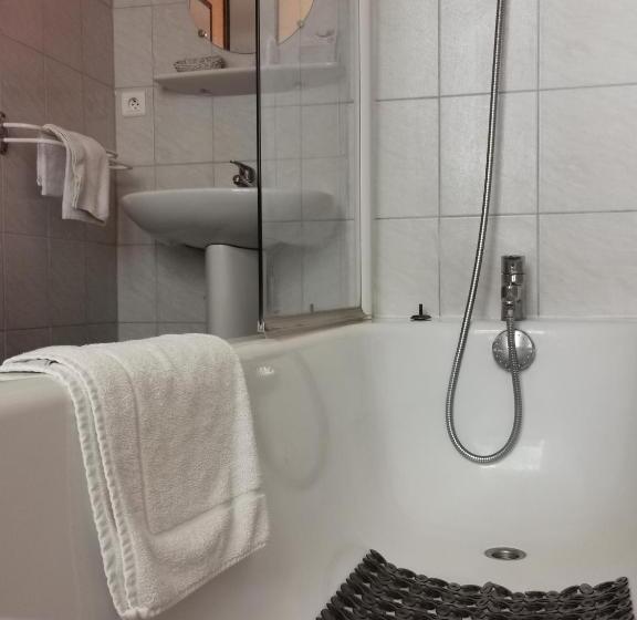 Отель La Table Des Bons Peres