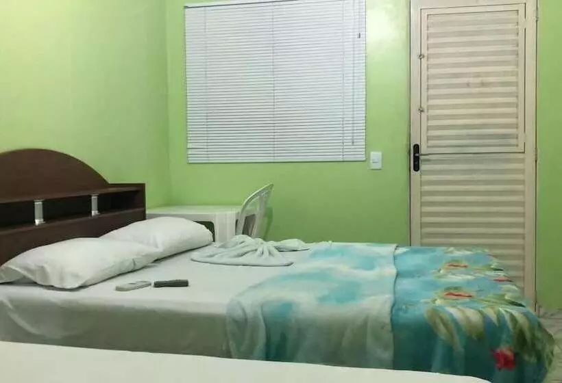 ホテル Pousada Isaac