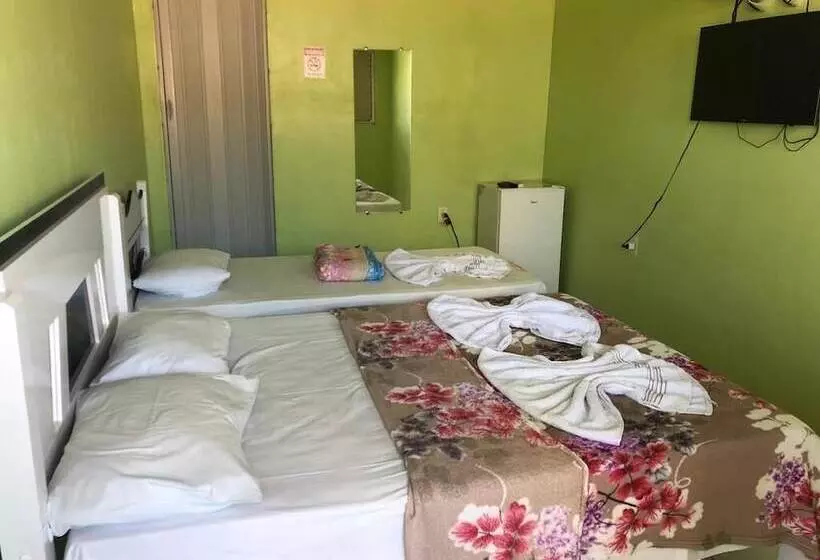 ホテル Pousada Isaac