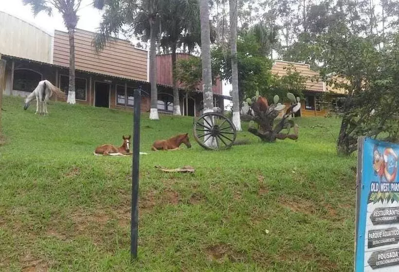 ホテル Pousada Old West
