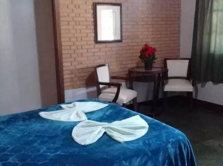 ホテル Pousada Old West