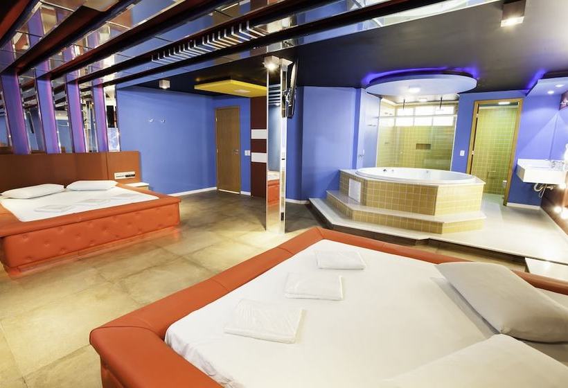 Motel Napoleon  Adults Only