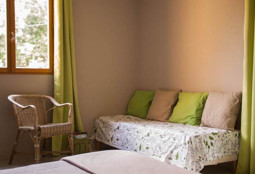 פנסיון Les Deux Chemins