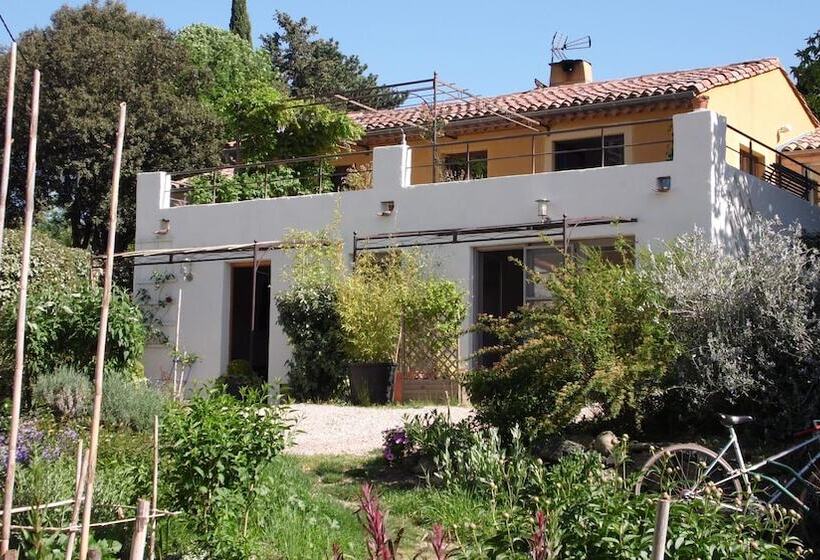 פנסיון Les Deux Chemins