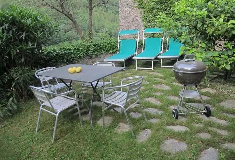 Residenssi Oliveto Medieval Setting