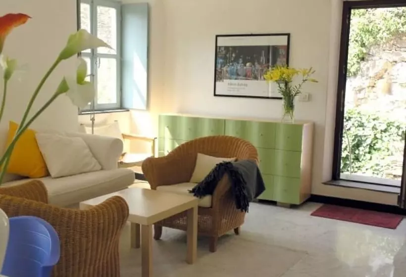 Residenssi Oliveto Medieval Setting