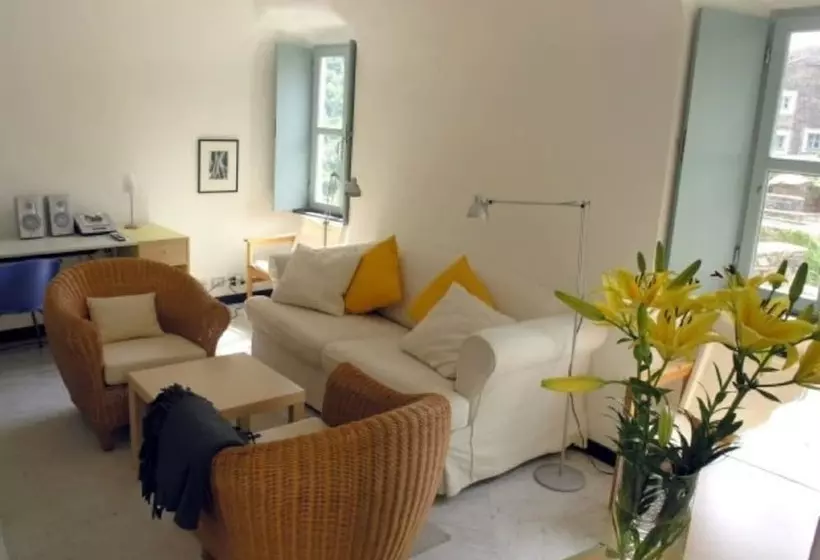 Residenssi Oliveto Medieval Setting